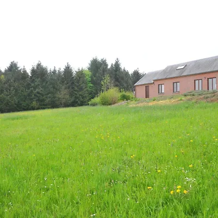 Bungalow In Peaceful Environment, With Lovely Views Of Surrounding Green Hills 別荘