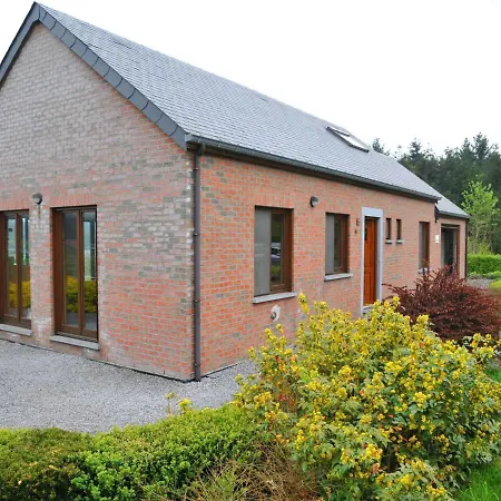別荘 Bungalow In Peaceful Environment, With Lovely Views Of Surrounding Green Hills *